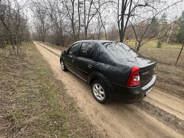 Серый Рено Логан, объемом двигателя 1.4 л и пробегом 115 тыс. км за 5500 $, фото 2 на Automoto.ua