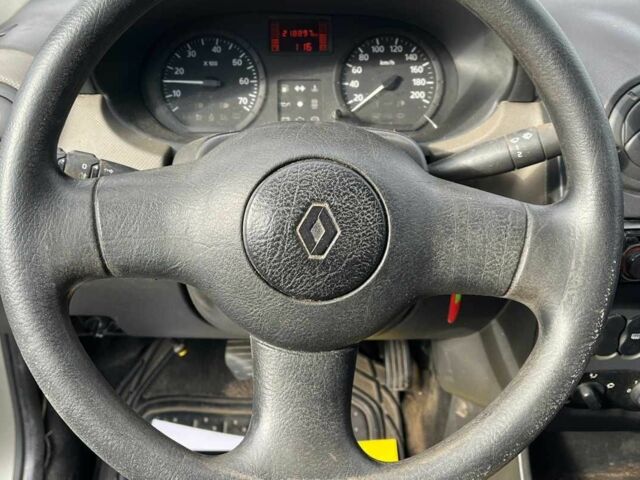 Серый Рено Логан, объемом двигателя 1.4 л и пробегом 218 тыс. км за 2900 $, фото 11 на Automoto.ua