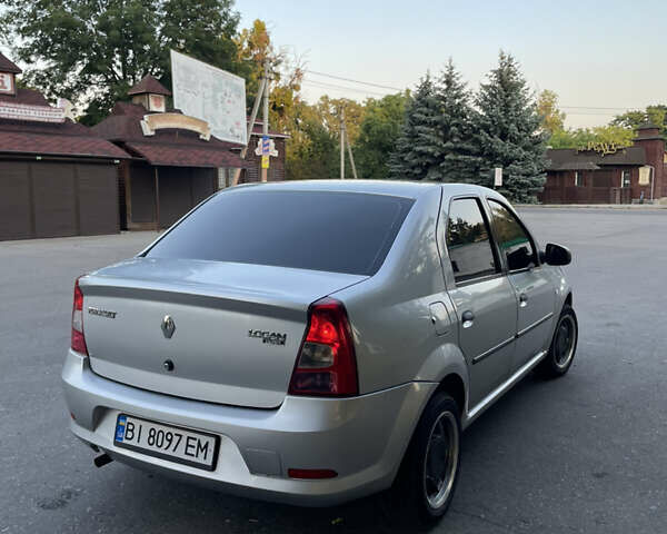Серый Рено Логан, объемом двигателя 1.4 л и пробегом 315 тыс. км за 4500 $, фото 2 на Automoto.ua