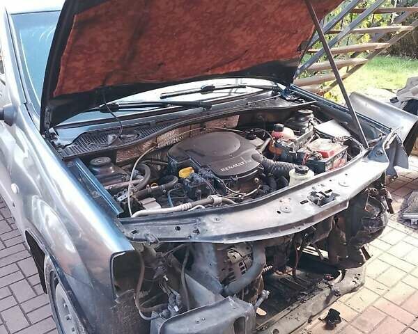 Рено Логан 2010 у Умани на Automoto.ua Сірий Рено Логан, об'ємом двигуна 1.39 л та пробігом 399 тис. км за 2000 $, фото 7 на Automoto.ua