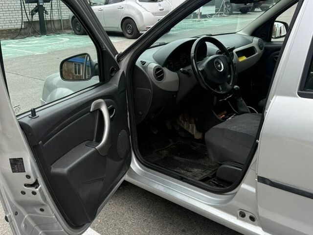 Сірий Рено Логан, об'ємом двигуна 1.39 л та пробігом 269 тис. км за 2700 $, фото 5 на Automoto.ua