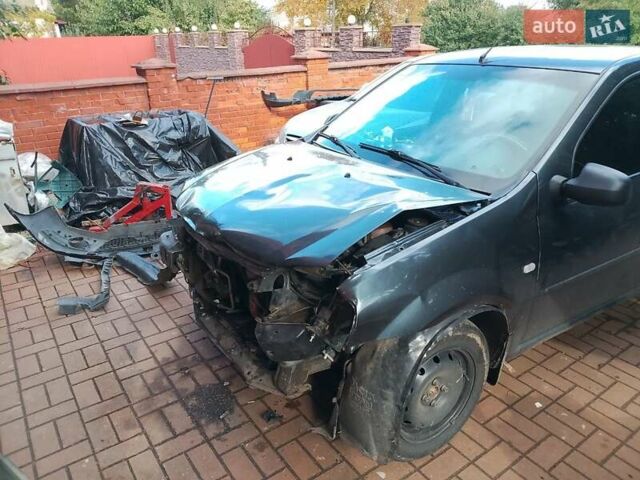 Рено Логан 2010 у Умани на Automoto.ua Сірий Рено Логан, об'ємом двигуна 1.39 л та пробігом 399 тис. км за 2000 $, фото 13 на Automoto.ua
