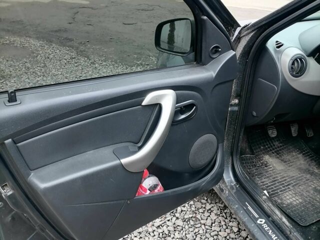 Серый Рено Логан, объемом двигателя 1.4 л и пробегом 250 тыс. км за 3200 $, фото 3 на Automoto.ua