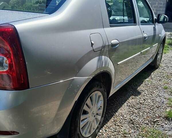Рено Логан 2011 в Ивано-Франковске на Automoto.ua Серый Рено Логан, объемом двигателя 1.6 л и пробегом 113 тыс. км за 4500 $, фото 2 на Automoto.ua