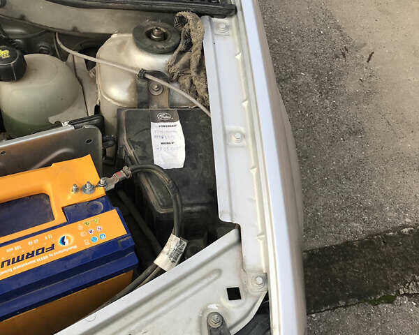 Серый Рено Логан, объемом двигателя 1.6 л и пробегом 108 тыс. км за 6700 $, фото 26 на Automoto.ua