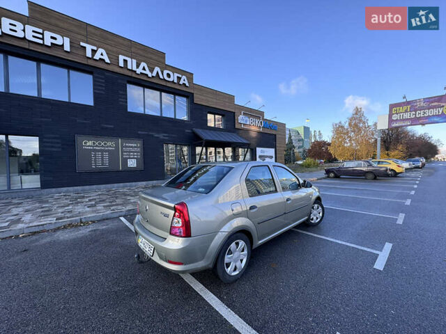 Рено Логан 2011 в Черкассах на Automoto.ua Серый Рено Логан, объемом двигателя 1.39 л и пробегом 97 тыс. км за 5800 $, фото 10 на Automoto.ua