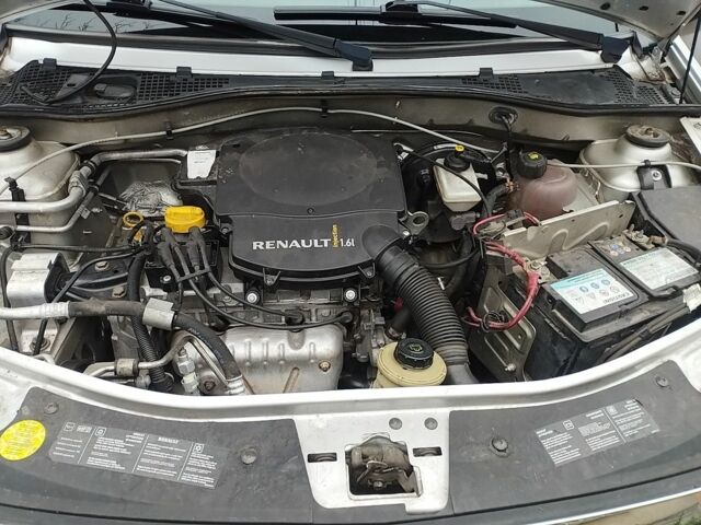 Сірий Рено Логан, об'ємом двигуна 1.6 л та пробігом 186 тис. км за 4300 $, фото 5 на Automoto.ua