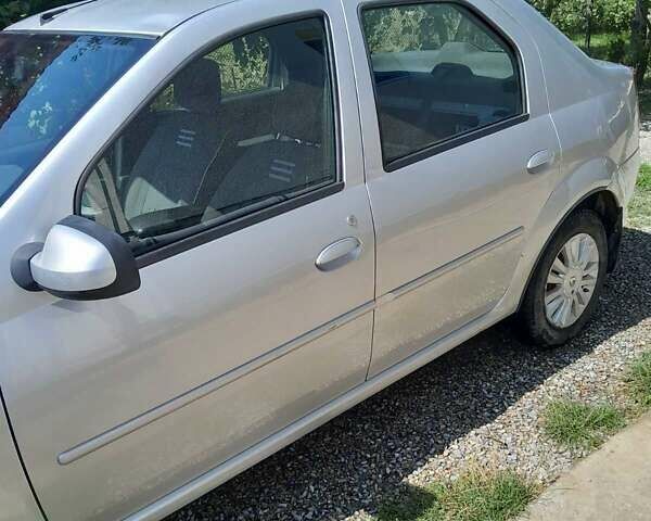 Рено Логан 2011 в Ивано-Франковске на Automoto.ua Серый Рено Логан, объемом двигателя 1.6 л и пробегом 113 тыс. км за 4500 $, фото 3 на Automoto.ua