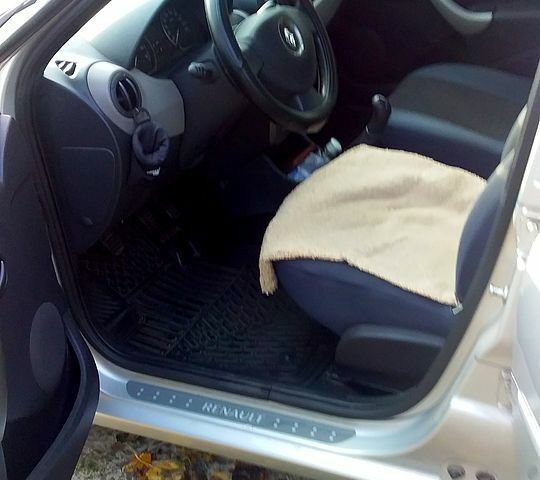 Серый Рено Логан, объемом двигателя 1.6 л и пробегом 36 тыс. км за 6700 $, фото 8 на Automoto.ua