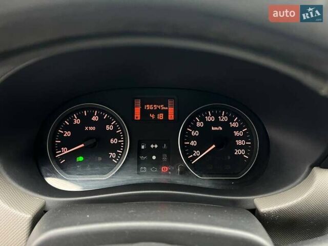 Серый Рено Логан, объемом двигателя 1.39 л и пробегом 196 тыс. км за 4500 $, фото 9 на Automoto.ua