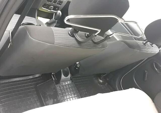 Сірий Рено Логан, об'ємом двигуна 1.5 л та пробігом 80 тис. км за 6500 $, фото 17 на Automoto.ua