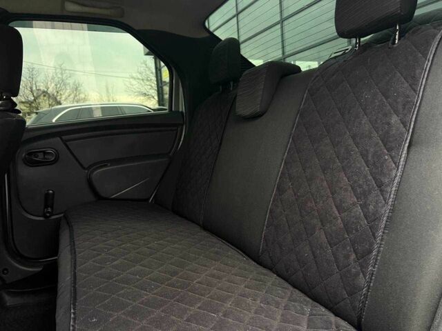 Серый Рено Логан, объемом двигателя 1.4 л и пробегом 196 тыс. км за 4500 $, фото 12 на Automoto.ua