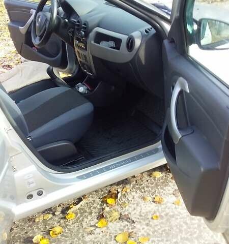 Серый Рено Логан, объемом двигателя 1.6 л и пробегом 36 тыс. км за 6700 $, фото 8 на Automoto.ua