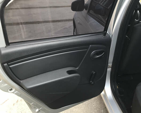 Серый Рено Логан, объемом двигателя 1.6 л и пробегом 108 тыс. км за 6700 $, фото 20 на Automoto.ua