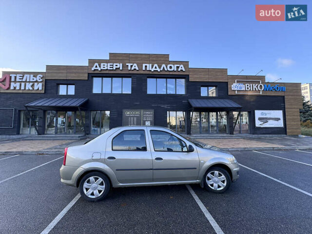 Рено Логан 2011 в Черкассах на Automoto.ua Серый Рено Логан, объемом двигателя 1.39 л и пробегом 97 тыс. км за 5800 $, фото 9 на Automoto.ua