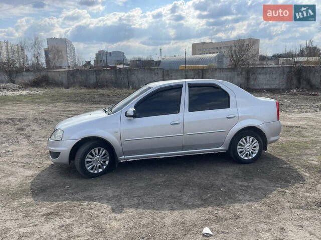 Серый Рено Логан, объемом двигателя 1.6 л и пробегом 118 тыс. км за 5250 $, фото 4 на Automoto.ua