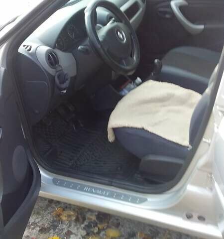 Серый Рено Логан, объемом двигателя 1.6 л и пробегом 36 тыс. км за 6700 $, фото 7 на Automoto.ua