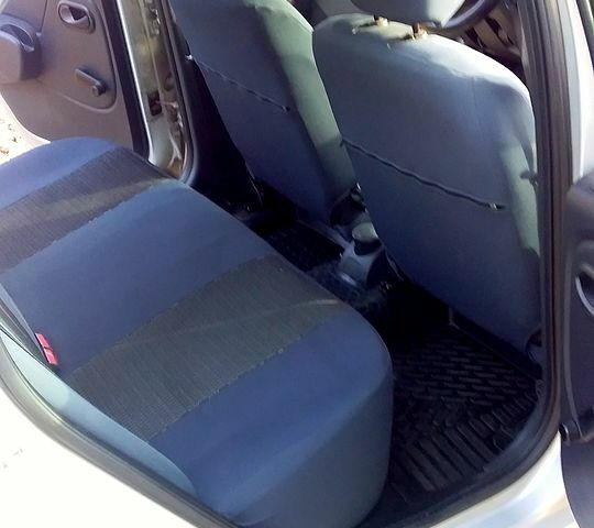 Серый Рено Логан, объемом двигателя 1.6 л и пробегом 36 тыс. км за 6700 $, фото 9 на Automoto.ua