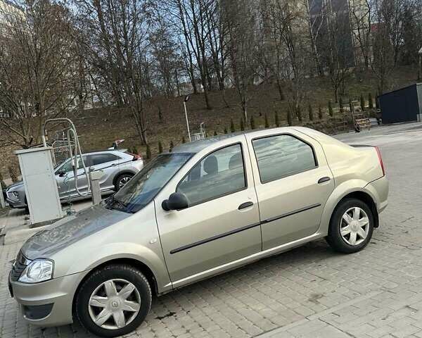 Сірий Рено Логан, об'ємом двигуна 1.6 л та пробігом 137 тис. км за 5300 $, фото 1 на Automoto.ua