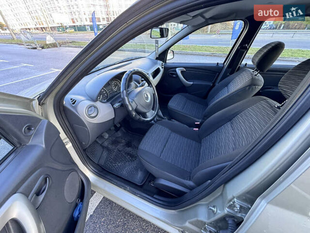 Рено Логан 2011 в Черкассах на Automoto.ua Серый Рено Логан, объемом двигателя 1.39 л и пробегом 97 тыс. км за 5800 $, фото 14 на Automoto.ua