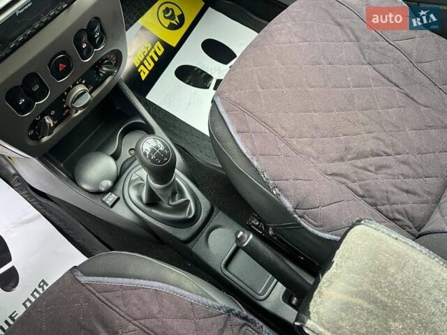 Серый Рено Логан, объемом двигателя 1.39 л и пробегом 196 тыс. км за 4500 $, фото 11 на Automoto.ua