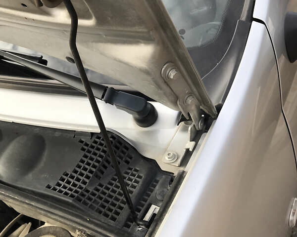 Серый Рено Логан, объемом двигателя 1.6 л и пробегом 108 тыс. км за 6700 $, фото 23 на Automoto.ua