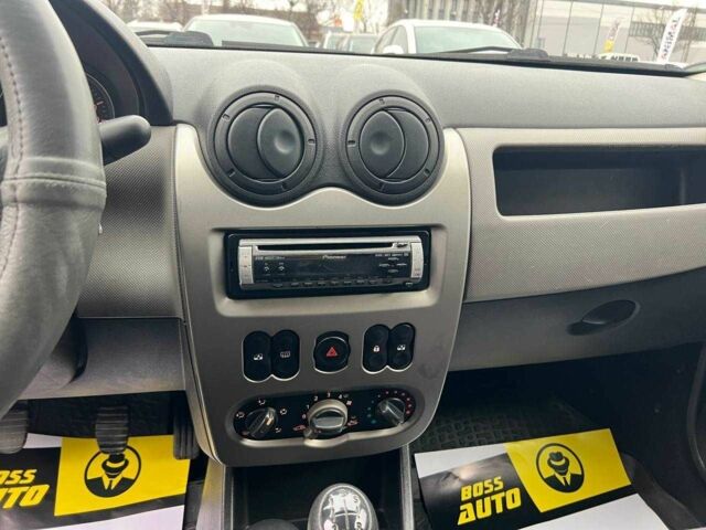 Серый Рено Логан, объемом двигателя 1.4 л и пробегом 196 тыс. км за 4500 $, фото 10 на Automoto.ua