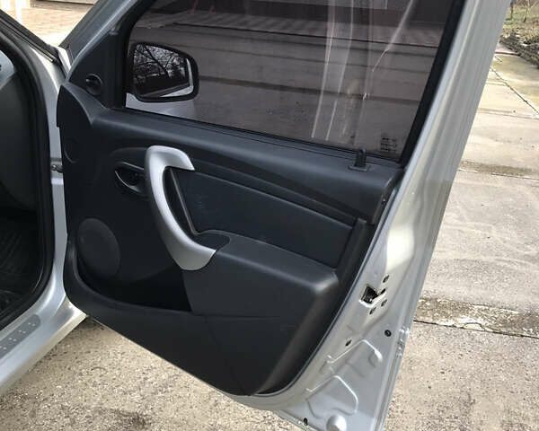 Серый Рено Логан, объемом двигателя 1.6 л и пробегом 108 тыс. км за 6700 $, фото 14 на Automoto.ua