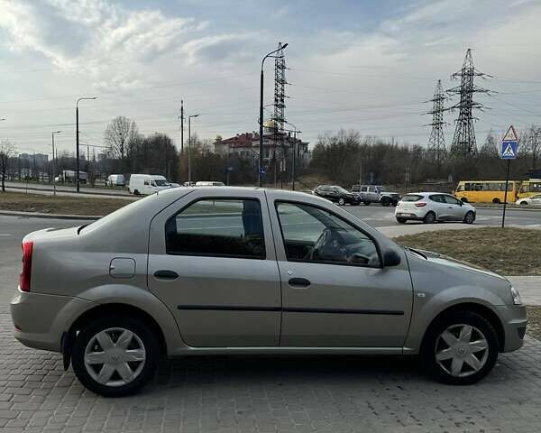 Сірий Рено Логан, об'ємом двигуна 1.6 л та пробігом 137 тис. км за 5300 $, фото 6 на Automoto.ua