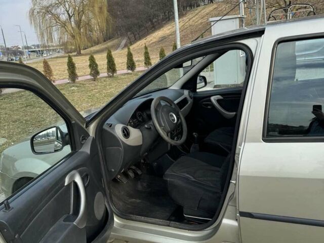 Сірий Рено Логан, об'ємом двигуна 1.6 л та пробігом 137 тис. км за 5300 $, фото 2 на Automoto.ua