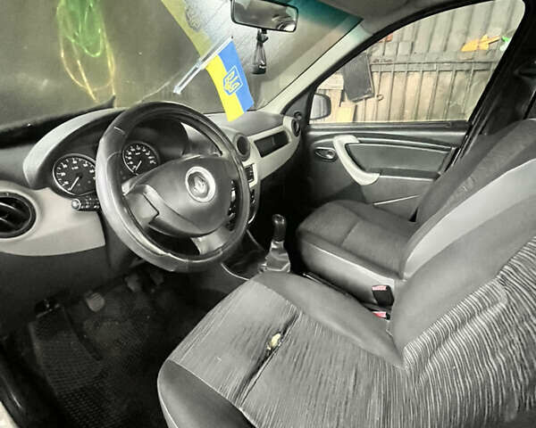 Серый Рено Логан, объемом двигателя 1.4 л и пробегом 410 тыс. км за 2000 $, фото 5 на Automoto.ua