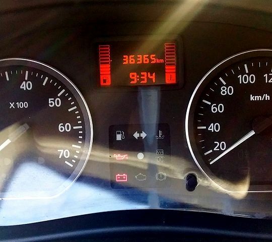 Серый Рено Логан, объемом двигателя 1.6 л и пробегом 36 тыс. км за 6700 $, фото 5 на Automoto.ua