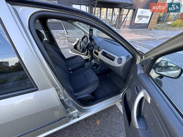 Рено Логан 2011 в Черкассах на Automoto.ua Серый Рено Логан, объемом двигателя 1.39 л и пробегом 97 тыс. км за 5800 $, фото 15 на Automoto.ua