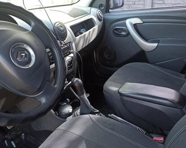 Рено Логан 2012 у Дніпро (Дніпропетровську) на Automoto.ua Сірий Рено Логан, об'ємом двигуна 1.6 л та пробігом 109 тис. км за 6500 $, фото 18 на Automoto.ua