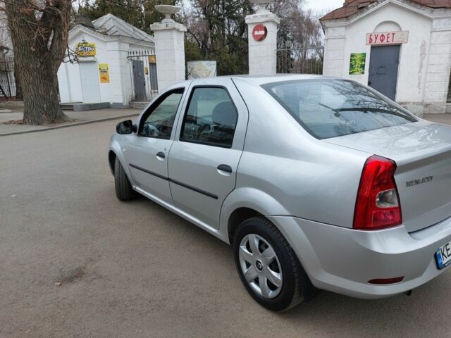 Серый Рено Логан, объемом двигателя 1.5 л и пробегом 148 тыс. км за 4950 $, фото 2 на Automoto.ua