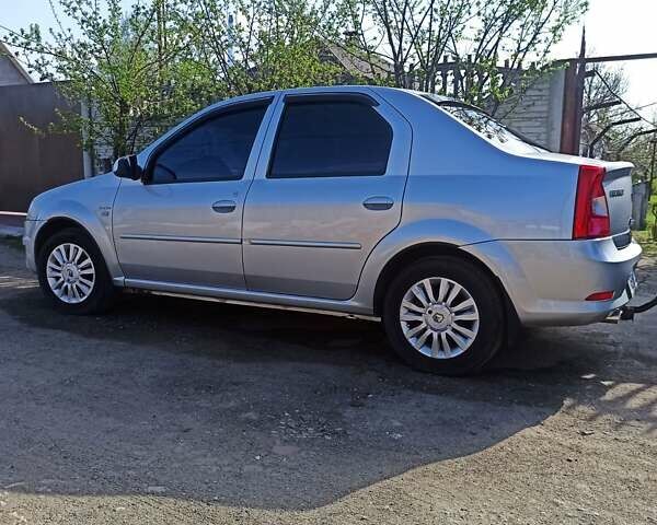 Рено Логан 2012 у Дніпро (Дніпропетровську) на Automoto.ua Сірий Рено Логан, об'ємом двигуна 1.6 л та пробігом 109 тис. км за 6500 $, фото 2 на Automoto.ua