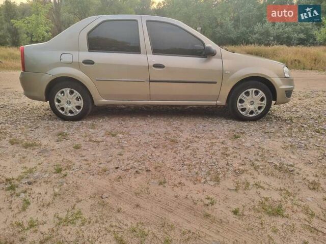 Серый Рено Логан, объемом двигателя 1.46 л и пробегом 300 тыс. км за 2900 $, фото 9 на Automoto.ua