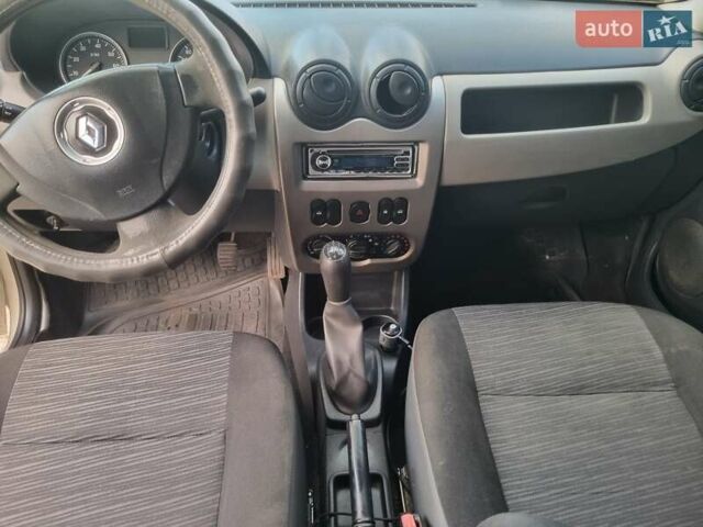 Серый Рено Логан, объемом двигателя 1.46 л и пробегом 300 тыс. км за 2900 $, фото 1 на Automoto.ua