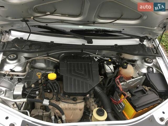 Серый Рено Логан, объемом двигателя 1.39 л и пробегом 302 тыс. км за 4500 $, фото 5 на Automoto.ua