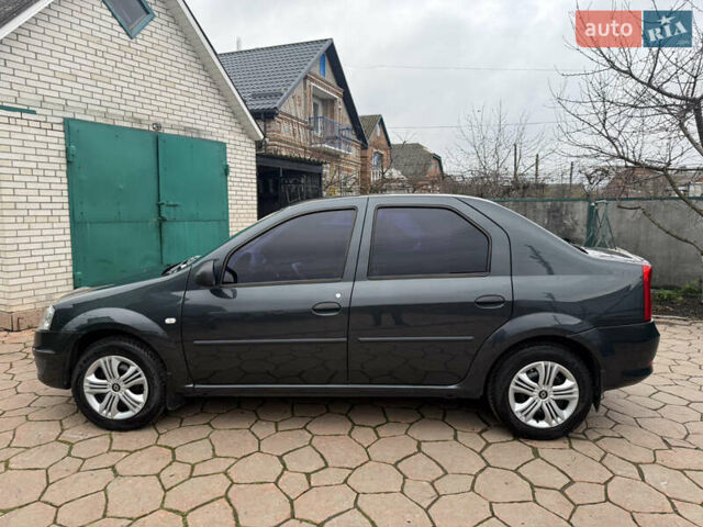 Серый Рено Логан, объемом двигателя 1.6 л и пробегом 115 тыс. км за 5950 $, фото 7 на Automoto.ua