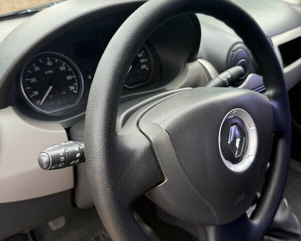 Серый Рено Логан, объемом двигателя 1.6 л и пробегом 115 тыс. км за 5950 $, фото 48 на Automoto.ua