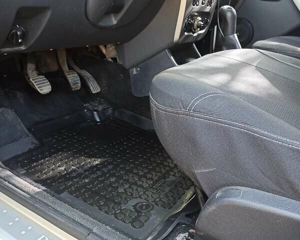 Рено Логан 2012 у Дніпро (Дніпропетровську) на Automoto.ua Сірий Рено Логан, об'ємом двигуна 1.6 л та пробігом 109 тис. км за 6500 $, фото 19 на Automoto.ua