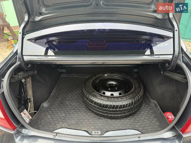 Серый Рено Логан, объемом двигателя 1.6 л и пробегом 115 тыс. км за 5950 $, фото 34 на Automoto.ua