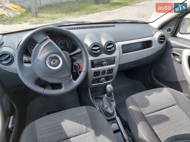 Сірий Рено Логан, об'ємом двигуна 1.46 л та пробігом 200 тис. км за 5500 $, фото 5 на Automoto.ua