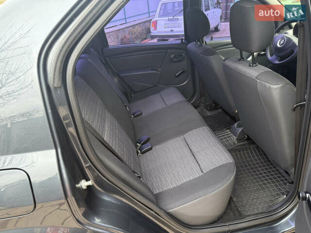 Серый Рено Логан, объемом двигателя 1.6 л и пробегом 115 тыс. км за 5950 $, фото 38 на Automoto.ua