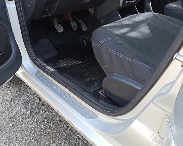 Рено Логан 2012 у Дніпро (Дніпропетровську) на Automoto.ua Сірий Рено Логан, об'ємом двигуна 1.6 л та пробігом 109 тис. км за 6500 $, фото 17 на Automoto.ua