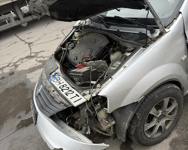 Серый Рено Логан, объемом двигателя 1.46 л и пробегом 119 тыс. км за 1800 $, фото 7 на Automoto.ua