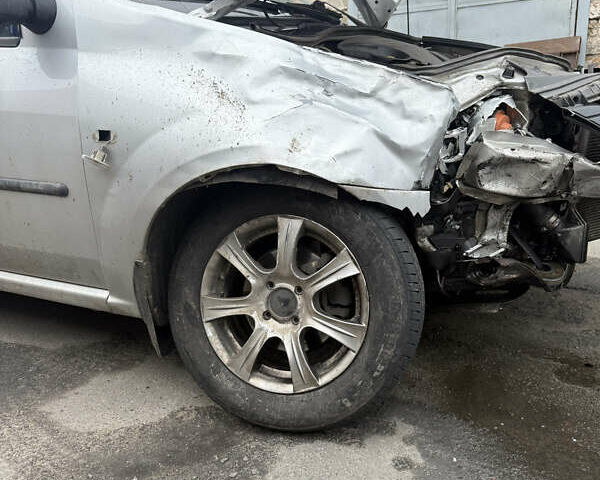 Серый Рено Логан, объемом двигателя 1.46 л и пробегом 119 тыс. км за 1800 $, фото 10 на Automoto.ua