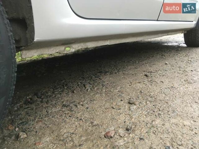 Серый Рено Логан, объемом двигателя 1.39 л и пробегом 302 тыс. км за 4500 $, фото 8 на Automoto.ua