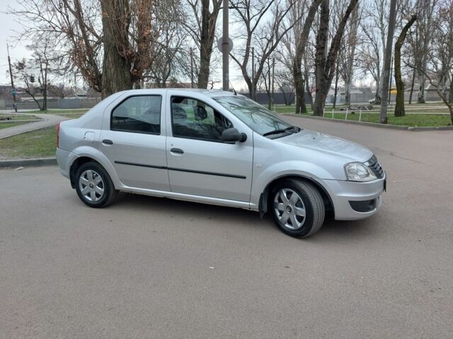 Серый Рено Логан, объемом двигателя 1.5 л и пробегом 148 тыс. км за 4950 $, фото 1 на Automoto.ua